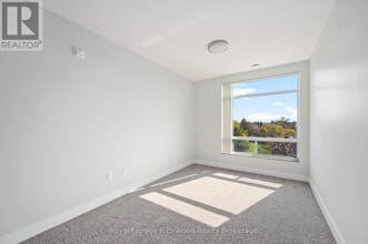 98 King St in Tillsonburg, ON - Building Photo - Building Photo