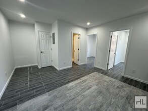 ROOSEVELT AVENUE in Queens, NY - Building Photo - Building Photo