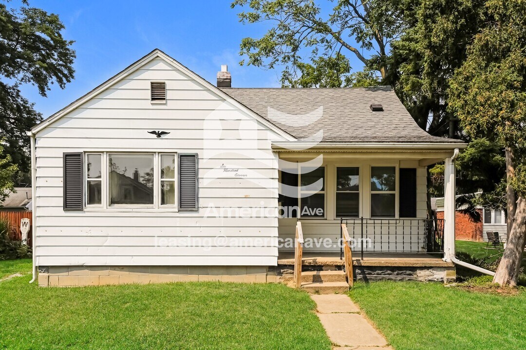 611 W Wayne St in Maumee, OH - Building Photo