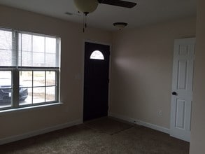 10527 Ellis Rd in Saint Jacob, IL - Foto de edificio - Building Photo