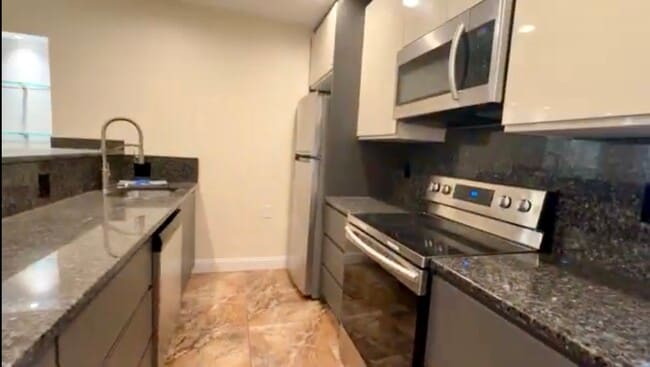 27 Saint Marys Ct, Unit 3 in Brookline, MA - Building Photo - Building Photo