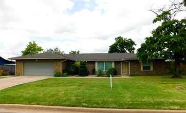 104 SW 75th St in Lawton, OK - Building Photo - Building Photo