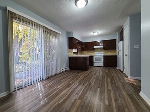 2206 Welch Dr in Stevensville, MI - Building Photo - Building Photo