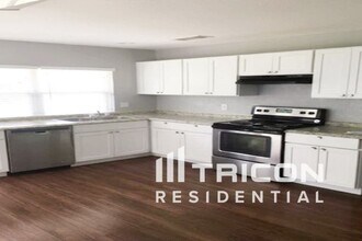 9415 Stones River Dr in San Antonio, TX - Building Photo - Building Photo