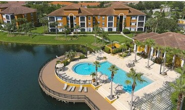 8351 38th Street Cir E, Unit 204 in Sarasota, FL - Building Photo - Building Photo