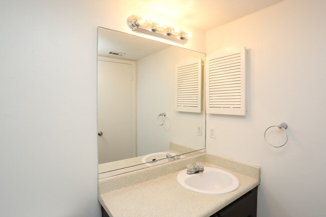 Stony Creek in Austin, TX - Building Photo - Interior Photo