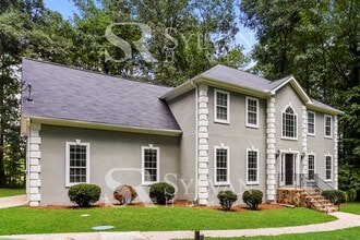 5965 Canaan Woods Dr SW in Atlanta, GA - Foto de edificio - Building Photo