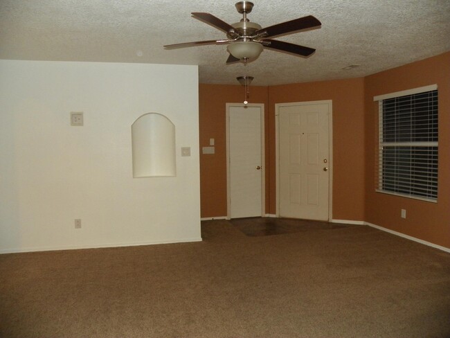 6428 Mountain Hawk Way NE in Rio Rancho, NM - Building Photo - Building Photo