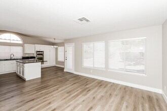 9128 Dove River Rd in Las Vegas, NV - Building Photo - Building Photo