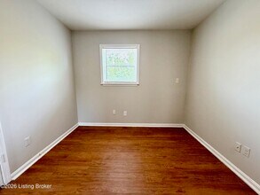 3705 Briarbridge Ln in Louisville, KY - Building Photo - Building Photo