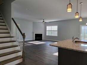 213 Buckton Dr in Lititz, PA - Foto de edificio - Building Photo