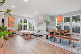 2491 SE 67th Ave in Portland, OR - Building Photo - Building Photo