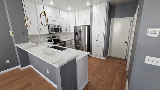 property at 10991 Oak Grv Cir