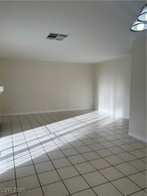 2325 Diamondback Dr, Unit 290-103 in Las Vegas, NV - Building Photo - Building Photo