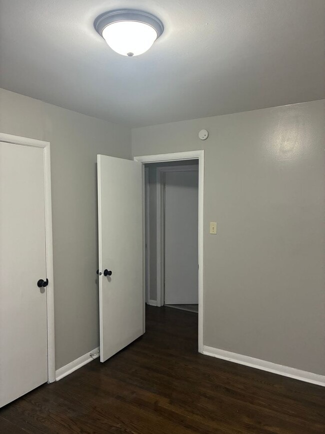 1235 King Cir in South Holland, IL - Building Photo - Building Photo