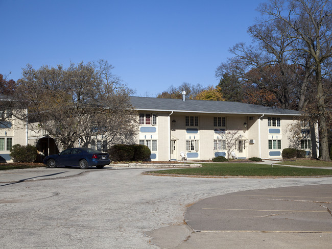 Beverly Manor Apartments