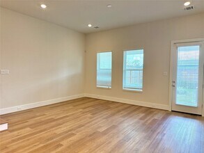 5624 Bertellis Ln in Houston, TX - Building Photo - Building Photo