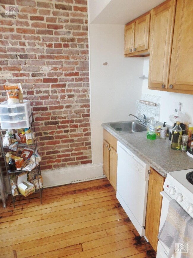 1214 Commonwealth Ave in Boston, MA - Building Photo - Building Photo