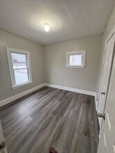 15710 Corsica Ave in Cleveland, OH - Foto de edificio - Building Photo