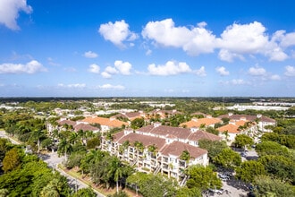 Poinciana Place in Pompano Beach, FL - Building Photo - Building Photo