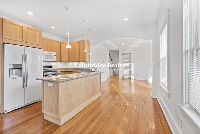 30 Healey St, Unit B