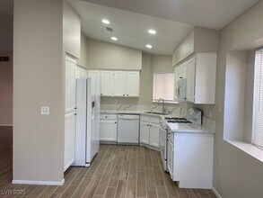 320 Dockside Ct in Las Vegas, NV - Building Photo - Building Photo