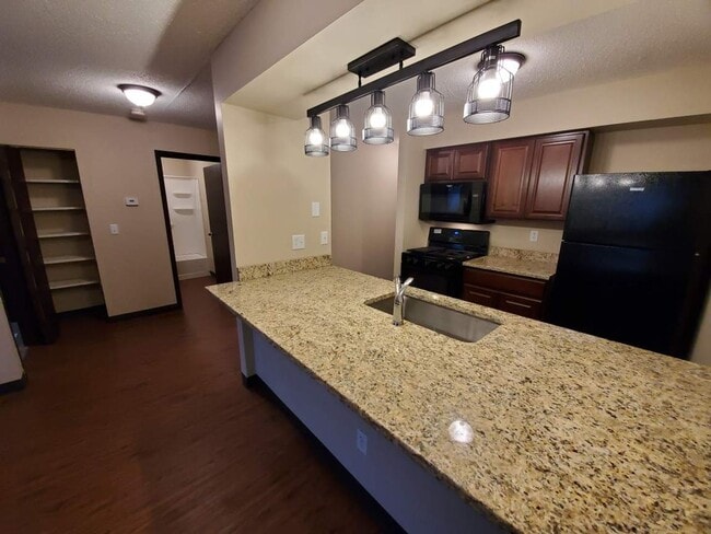 property at 1108-1110 E McKinley Ave