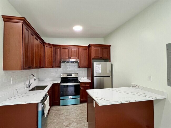 343 Highland Ave in Malden, MA - Building Photo - Building Photo