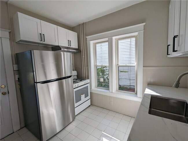 65 Academy St in Poughkeepsie, NY - Building Photo - Building Photo