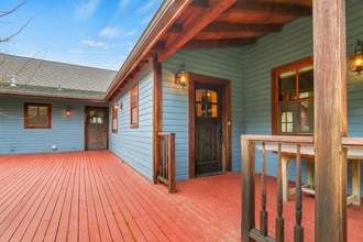 521 Redmond-Fall City Rd SE in Redmond, WA - Foto de edificio - Building Photo