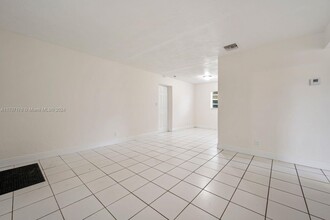 2439 Fletcher St in Hollywood, FL - Building Photo - Building Photo