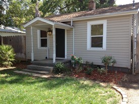 1359 E 9th St in Chico, CA - Building Photo