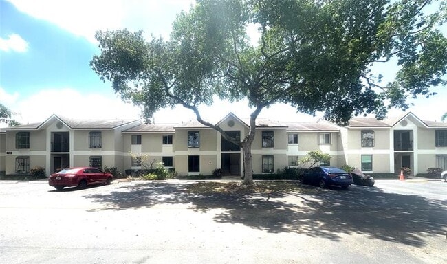 717 Gardens Dr in Pompano Beach, FL - Building Photo - Building Photo