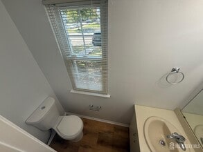 425 Northam Dr in North Brunswick, NJ - Building Photo - Building Photo
