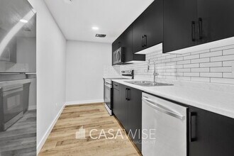 8049 Cedric Mah Rd in Edmonton, AB - Building Photo - Building Photo
