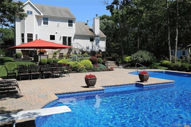 property at 10 Messina Ave