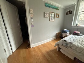 12 Greenway Ct, Unit 7 in Brookline, MA - Building Photo