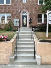 326 14th Place Northeast, Unit #4 in Washington, DC - Building Photo - Building Photo