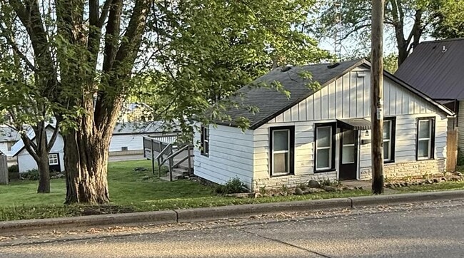 415 9th Ave in Baraboo, WI - Building Photo - Building Photo