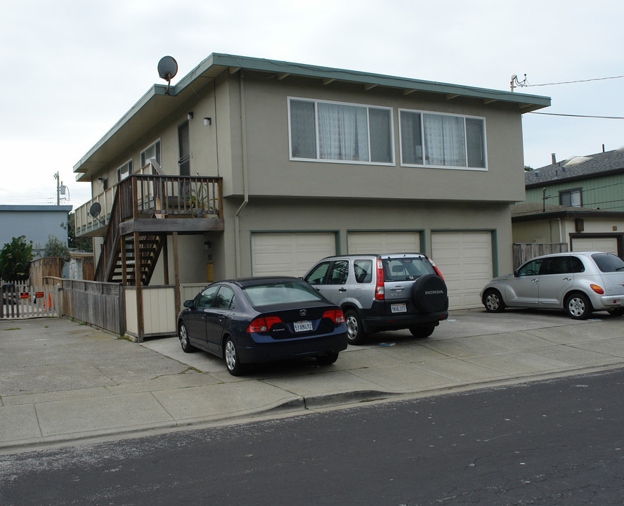 88 Paloma Ave in Pacifica, CA - Foto de edificio