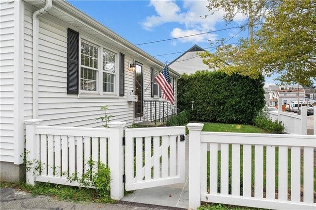 property at 1 Narragansett Ave