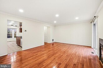 9040 Armendown Dr in Springfield, VA - Building Photo - Building Photo