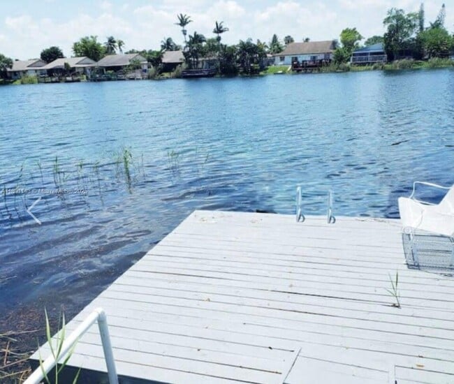 5427 SW 24th Ave in Fort Lauderdale, FL - Building Photo - Building Photo