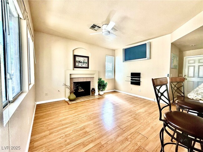 property at 1436 Country Hollow Dr