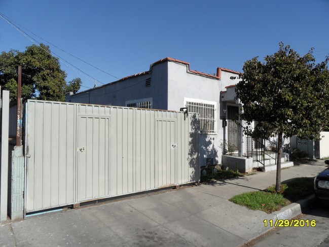 1251 E 43rd Pl in Los Angeles, CA - Building Photo - Building Photo