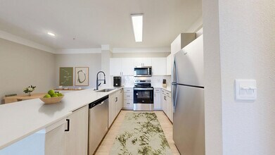 Bristol Village Apartments in Aurora, CO - Foto de edificio - Building Photo