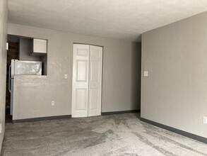 203 Kellywood Mnr in New Kensington, PA - Building Photo - Building Photo