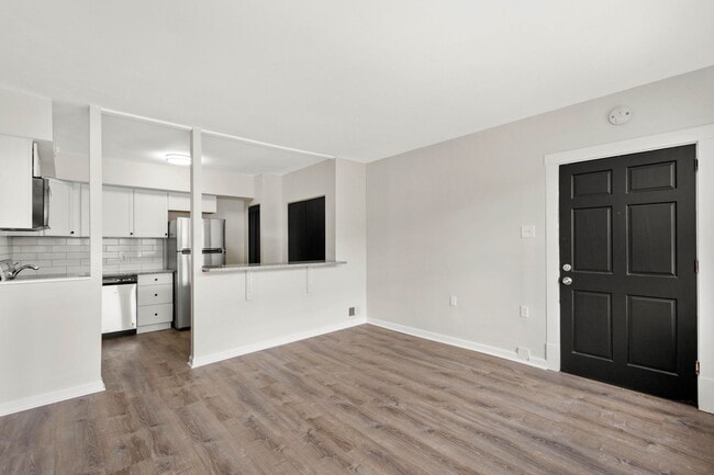 property at 644-650-650 Center Ave