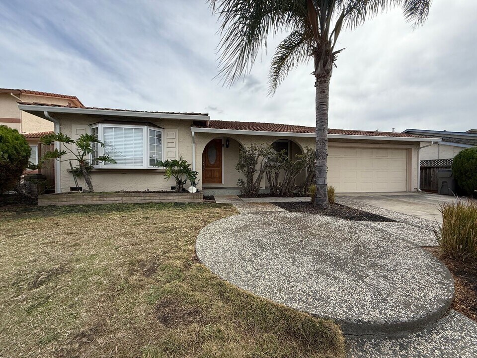 2850 Summerheights Dr in San Jose, CA - Building Photo