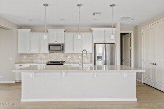 25424 South 224th Pl in Queen Creek, AZ - Building Photo - Building Photo